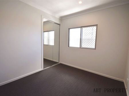 Come Home to Something Special at This Apartment. Unbeatable Location - Walk to Transport and Shops - Photo 2