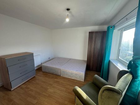 6 bedroom semi-detached house to rent - Photo 4