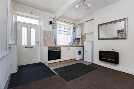 1 bedroom semi-detached house to rent - Photo 5