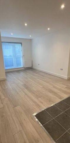 3 bedroom flat to rent - Photo 1