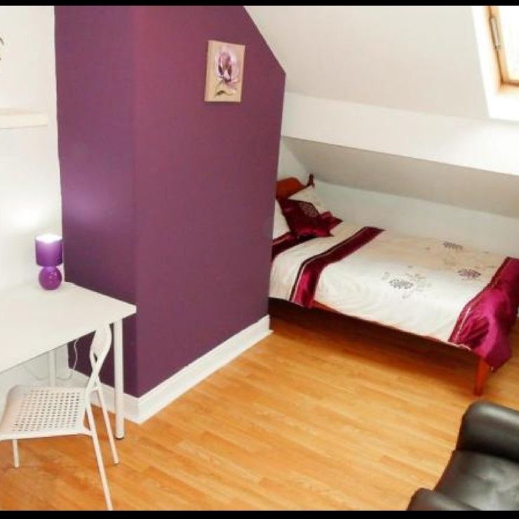 Great 4 bedroom shared house in Bradford Room 1 - Photo 1
