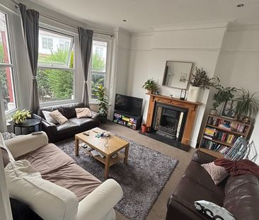 Room in a Shared House, Durnsford Road, SW19 - Photo 2
