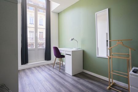 Chambre meublée de 20,26 m2 – rue Solférino réf 1501-3 - Photo 3