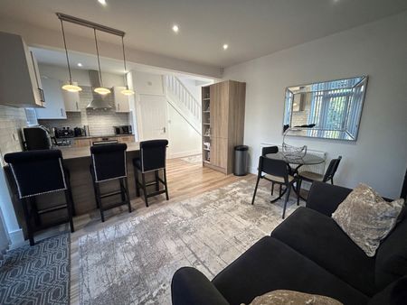3 bedroom semi-detached house to rent - Photo 5