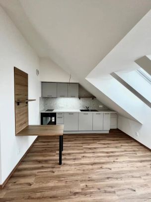 Pronájem bytu 1+kk 37 m - Fotografie 1