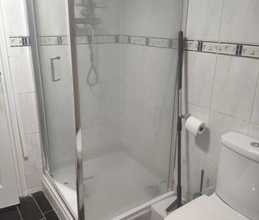 Room in a Shared House, Beaufort Gardens, IG1 - Photo 6