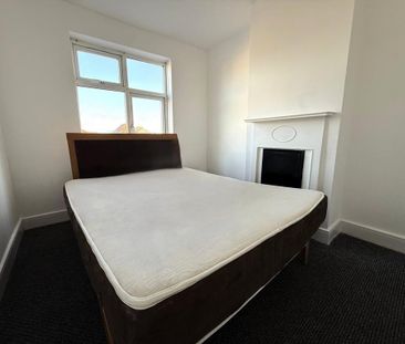 3 bedroom maisonette to rent - Photo 2