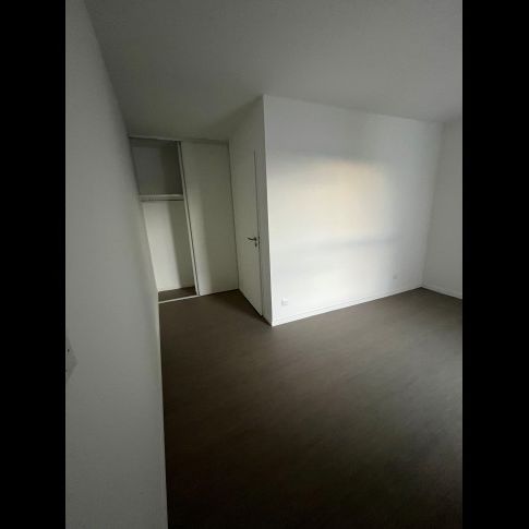 Location Appartement 2 pièces 50 m² MONNAIE - Photo 1