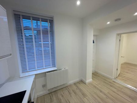1 bedroom Flat To Let - Photo 3