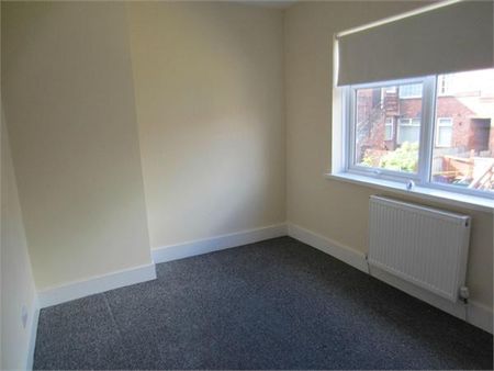 2 bedroom semi-detached house to rent - Photo 3