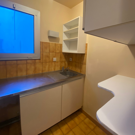 Location Appartement 1 pièce 27m² - Photo 2