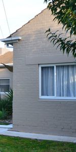 Open the Door to Family Comfort - Photo 4