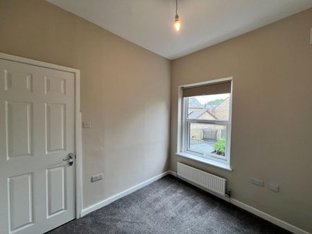 2 bedroom House To Rent - Photo 2