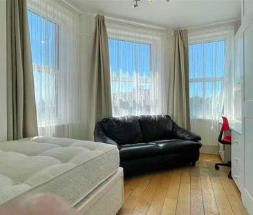 Finchley Road, London, NW3 - Photo 2