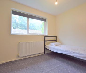 4 bedroom terraced house to rent - Photo 5