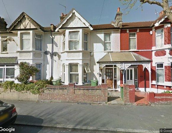 3 Bed Terraced House, Caulfield Road, E6 - Photo 1