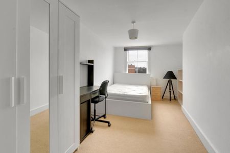 3 bedroom apartment to rent - Photo 2