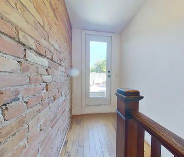 For Lease - 21 Rusholme Park Crescent Unit# Apt 2, Toronto, Ontario - Photo 3
