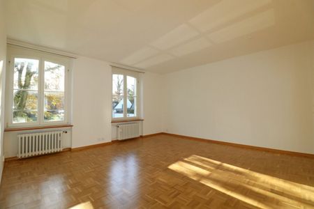 Erstvermietung nach Sanierung - 4-Zimmer-Wohnung im Herzen von Riehen / ideal für 2-3 Personen - Foto 4