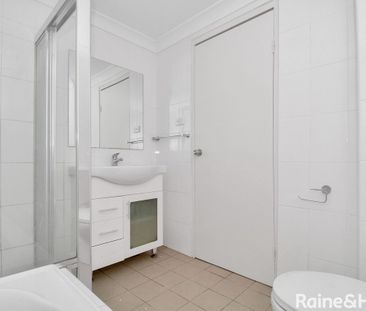 Convenient Location - Photo 3