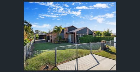 🏡 Seaside Sanctuary - Walk to Beach! - Photo 3