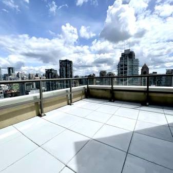 Penthouse 1 | 2 Bed & 2 Bath - Photo 4