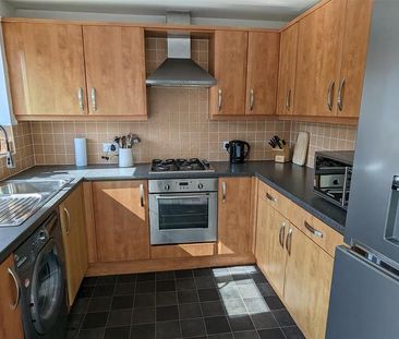 3 bedroom semi-detached house to rent - Photo 6