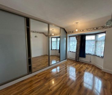4 bedroom semi-detached house to rent - Photo 2
