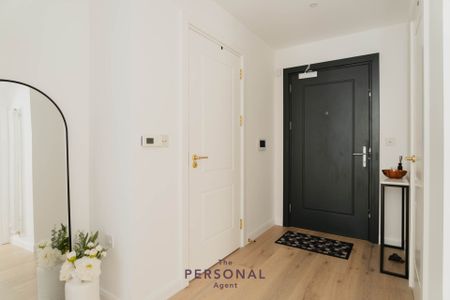 Garland House, Epsom - Photo 2