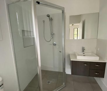 4 Bedroom Open Plan Living Home! - Photo 3