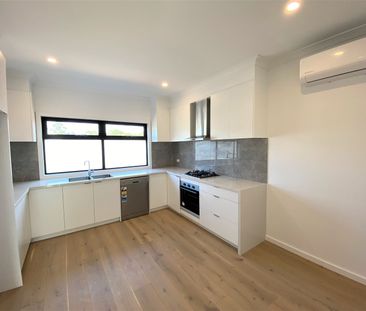 3/12 Clunes Street, Kingsbury VIC 3083 - Photo 5