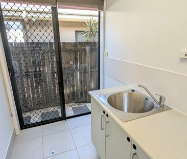 NEAT AS A PIN! - Photo 3