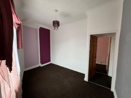 3 Bedroom Terraced For Let - Photo 4