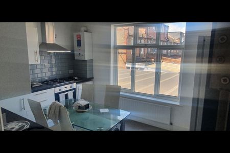 3 Bed Flat, Lea Bridge Road, E10 - Photo 5