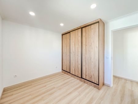 Simpático Apartamento T2 para Arrendamento no Centro de Cascais - Photo 3