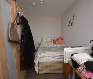 Price £3,780 pcm - Available 01/07/2026 - Furnished - Photo 4