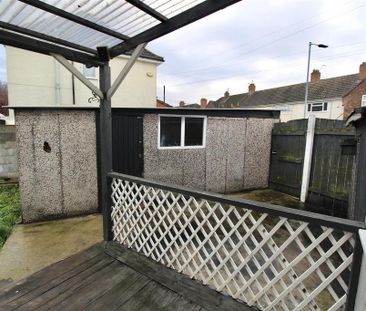 3 bedroom semi-detached house to rent - Photo 5