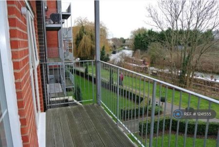 2 bedroom flat to rent - Photo 4