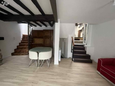 Maison à louer en meublée à Maen Roch (35460) en Ille-et-Vilaine (35) Découvrez cette maison... - Photo 2