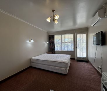 Studio Unit in Prime Riccarton Location - Photo 5