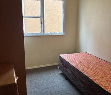 2 bedroom flat on Scotland Street Available Now!! - Photo 3