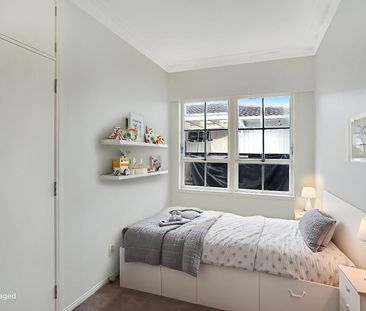 Fresh, Bright & Perfectly Located - Photo 3