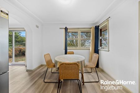 THREE BEDROOM FAMILY HOME FOR LEASE OPPOSITE GLENFIELD STATION!!! - Photo 3