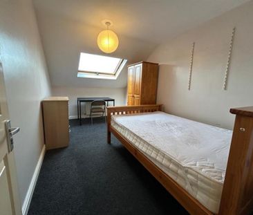 9 Bedroom Semi Detached To Let - Photo 4