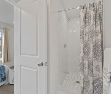 For Lease - 7 Holyrood Crescent, Vaughan, Ontario - Photo 2