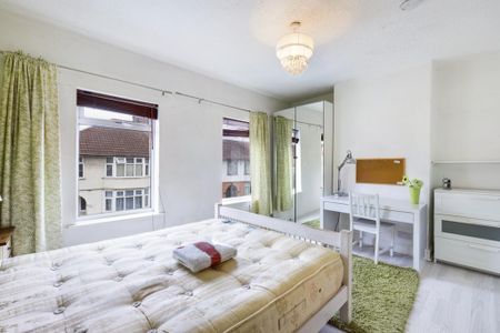 4 bedroom house to rent - Photo 3