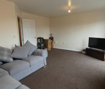 4 bedroom end of terrace house to rent - Photo 3