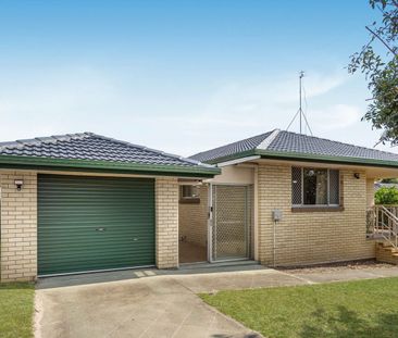 32 Sunbird Avenue, Paradise Point, Qld 4216 - Photo 5