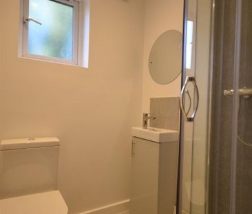 1 bedroom Flat To Let - Photo 4