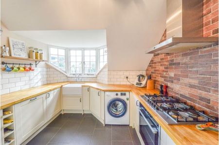 2 bedroom apartment to rent Hall Place, St. Peters Street, St. Albans, AL1 - Photo 4